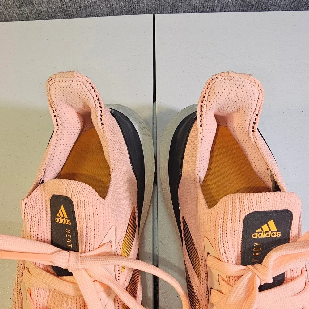 Adidas Ultraboost 22 Magic Mauve Orange Running Shoes‎ Women's 10.5 GX8037 EUC